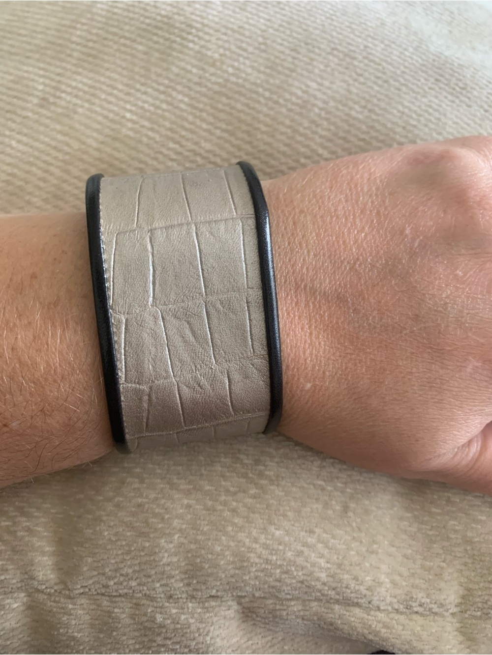 Handmade in USA Women’s Silver Metallic & Black Alligator Leather Cuff Bracelet